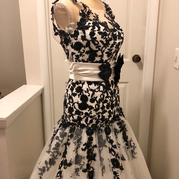 Alfred Angelo Floral Wedding Gown NWT Sz 0 - Picture 4 of 8